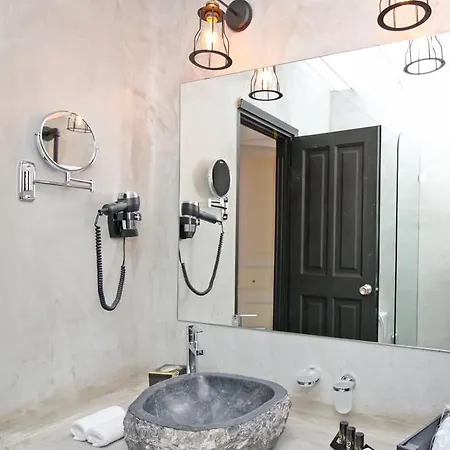 Camara Mykonos אורנוס